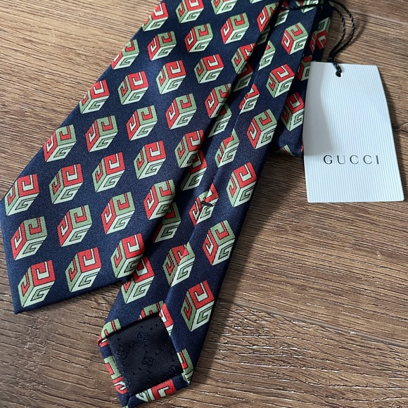 GUCCI-AUTHENTIC (NWT) Silk Tie - Picture 9 of 14